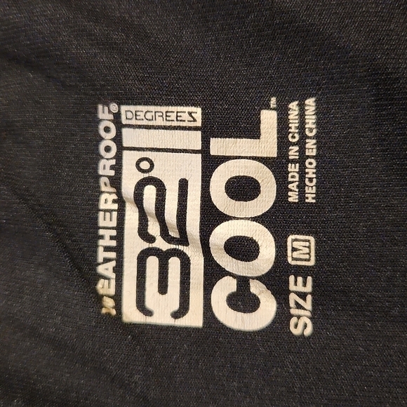 3/$20 32 Degrees Black Lightweight Workout T-shirt - Picture 4 of 4